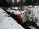  Zdarzenie drogowe z udziałem autobusu foto: st.kpt. Bogdan Biedka