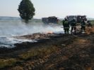  Pożar bali słomy we Wzdowie foto: st.kpt. Bogdan Biedka